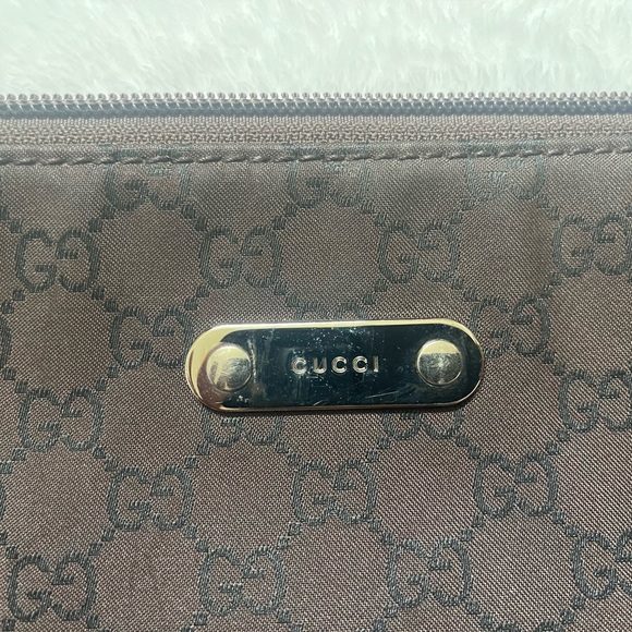 Gucci GG Nylon Messenger - Picture 3 of 8